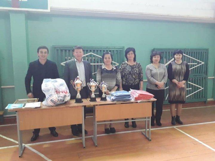 Қала мектептерінің жас мұғалімдері арасында воллейболдан жарыс өтті