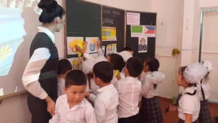 "ЕЛІМІЗДІҢ РӘМІЗДЕРІ-ТӘУЕЛСІЗДІКТІҢ БЕЛГІСІ" тақырыбында тәрбие сағатын өтті.