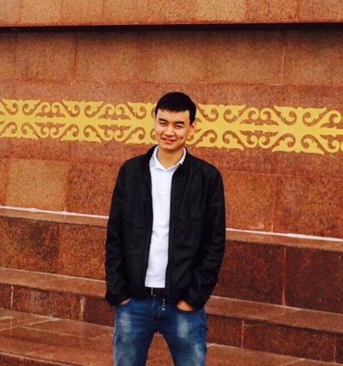 Кеңесов Нұрболат мектебіміздің түлегі