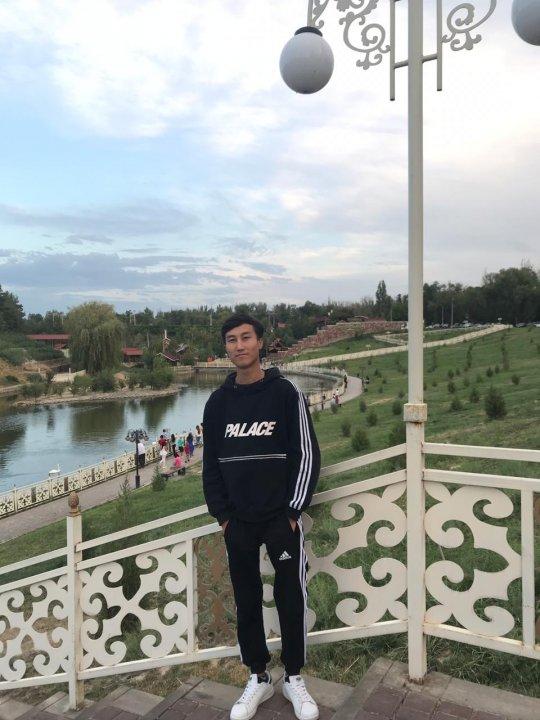 Өмірзақ Мырза  мектебіміздің түлегі