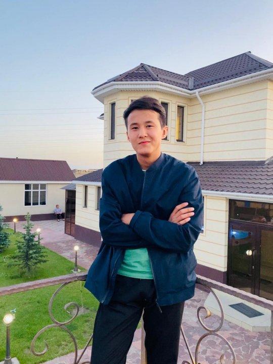 Ермекбаев Ерасыл мектебіміздің түлегі