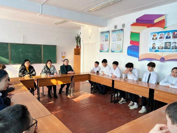 "Ішімдікке, темекіге, есірткіге ЖОҚ деп айт!" тақырыбында кездесу өткізіп, тақырыпқа байланысты дәрістер оқыды